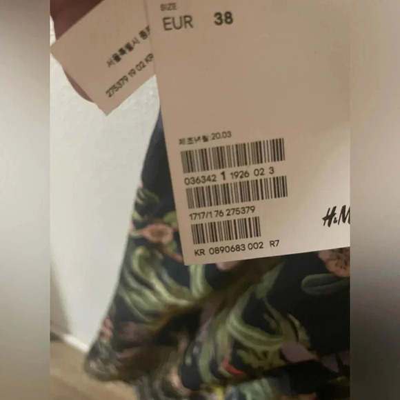 H&M wide leg floral print pants size 6P - Picture 3 of 5